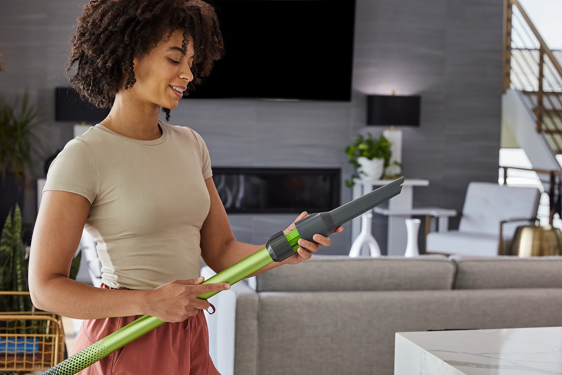 24V Cordless Green Stick Vacuum 3-in-1 Bundle: (2) 4.0 Ah Batteries and Charging Stand - Image 7