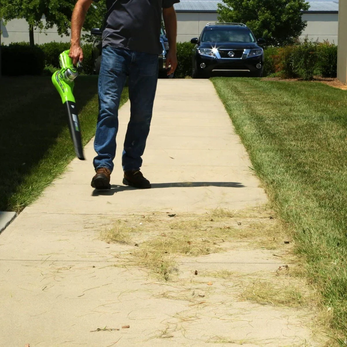 24V Cordless 135 CFM Leaf Blower / Sweeper w/ 2.0 Ah Battery - Image 2