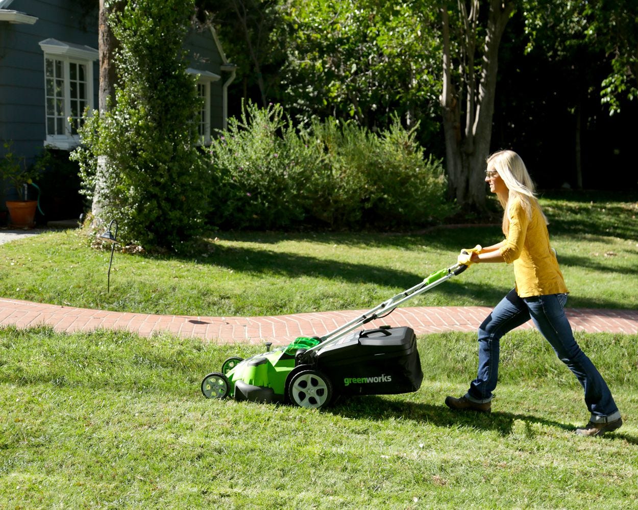 40V 20" Cordless Battery Dual Blade Push Lawn Mower: 4.0 Ah and 2.0 Ah Batteries and Charger - Image 5