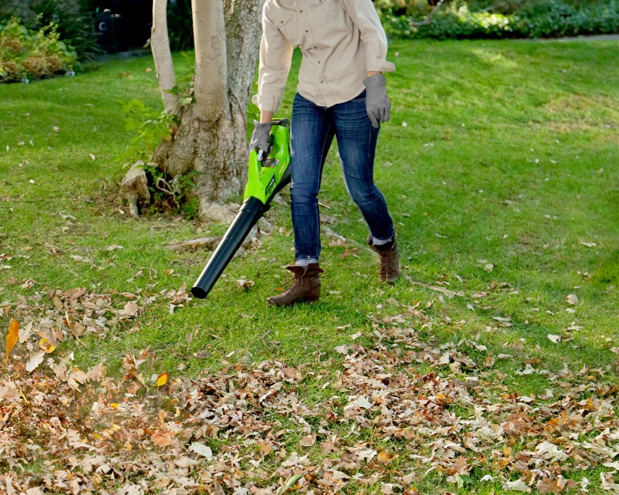 40V 13" Cordless Battery String Trimmer & 390 CFM Leaf Blower Combo w/ 4.0Ah Battery & Charger - Image 6